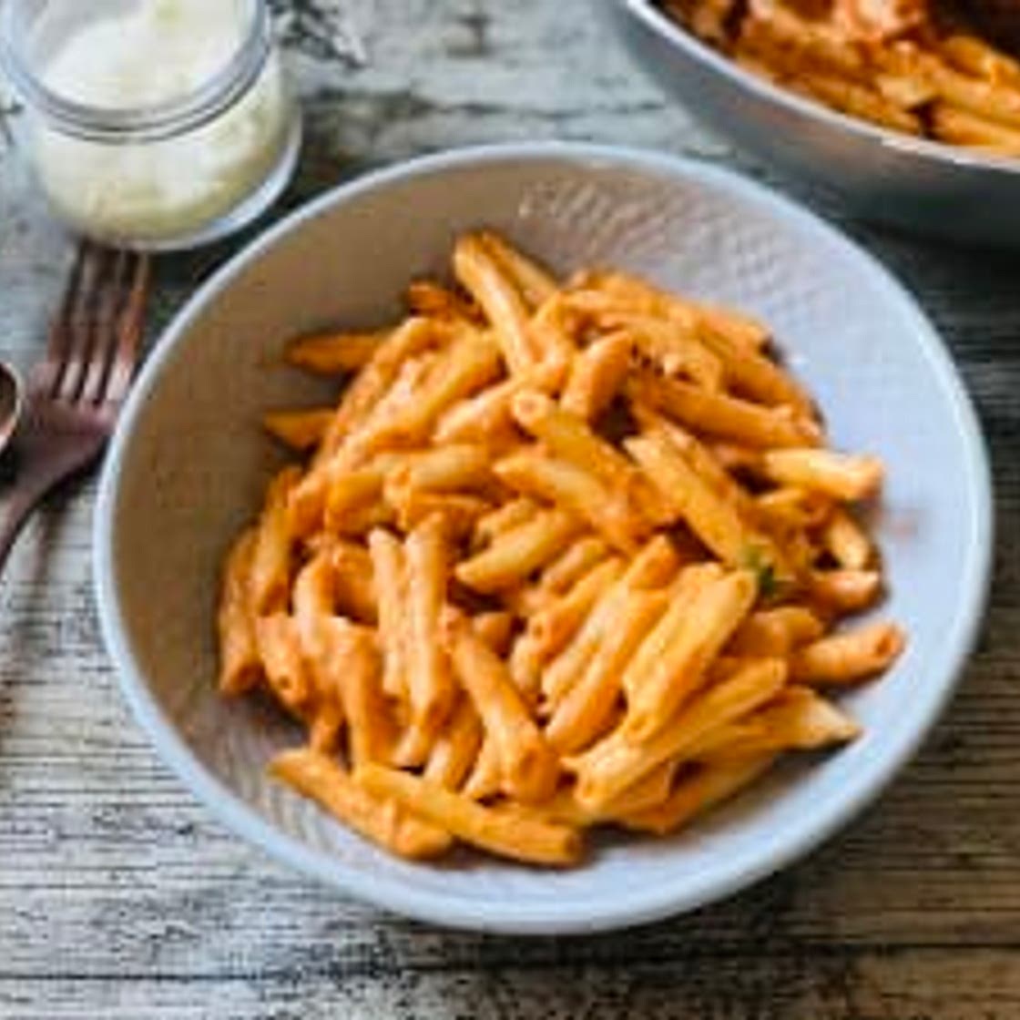 Pasta with Bell Pepper and Walnut Sauce