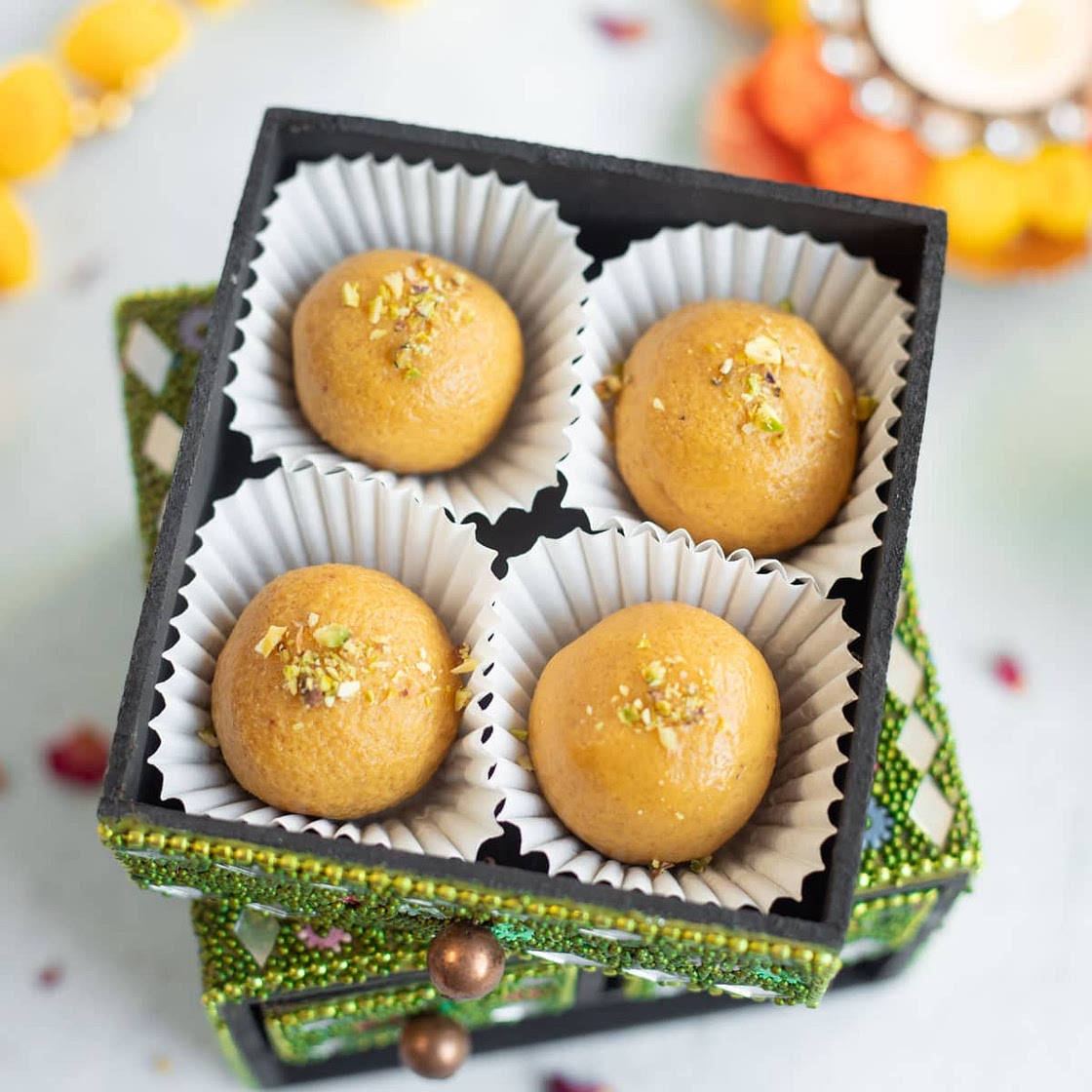 Besan Ladoo (Easy 4-ingredient Recipe)