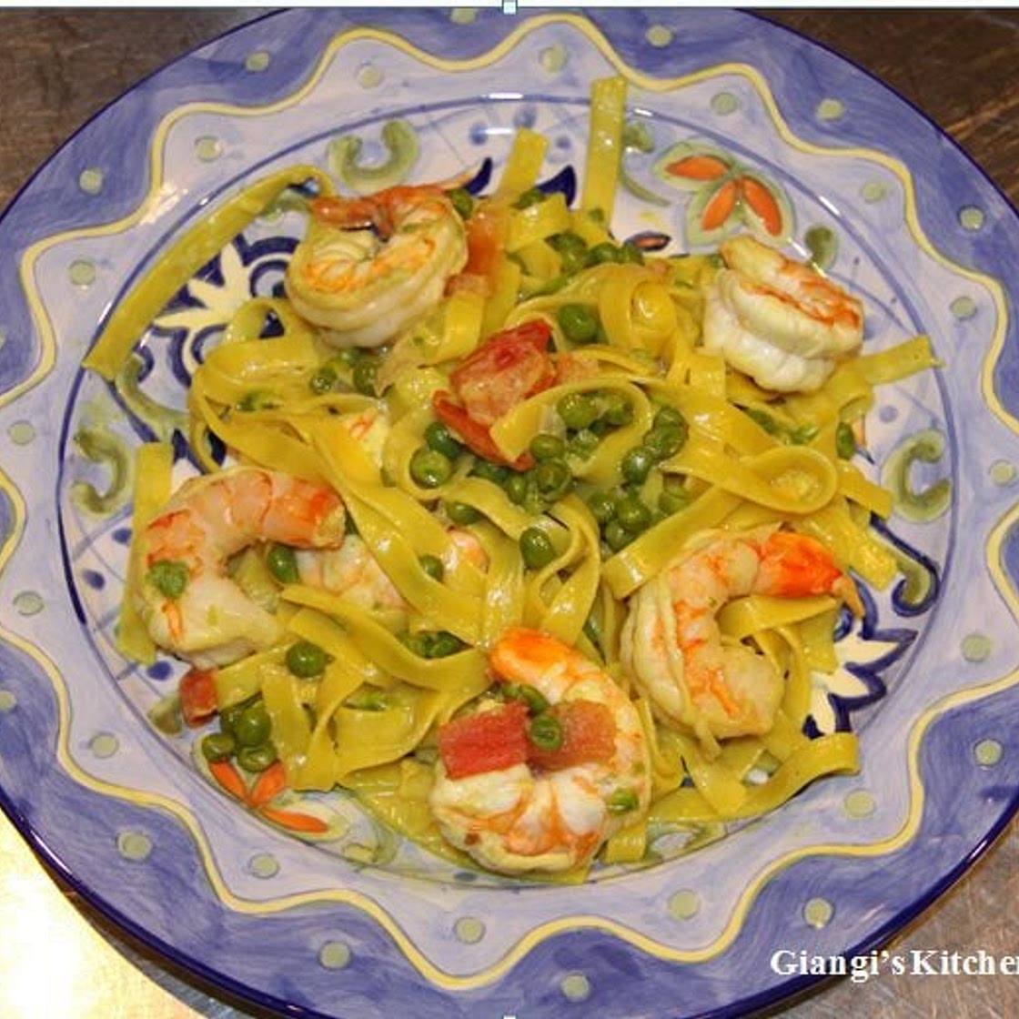 Fettuccine with Prawns, Peas, Tomatoes and Cream Sauce