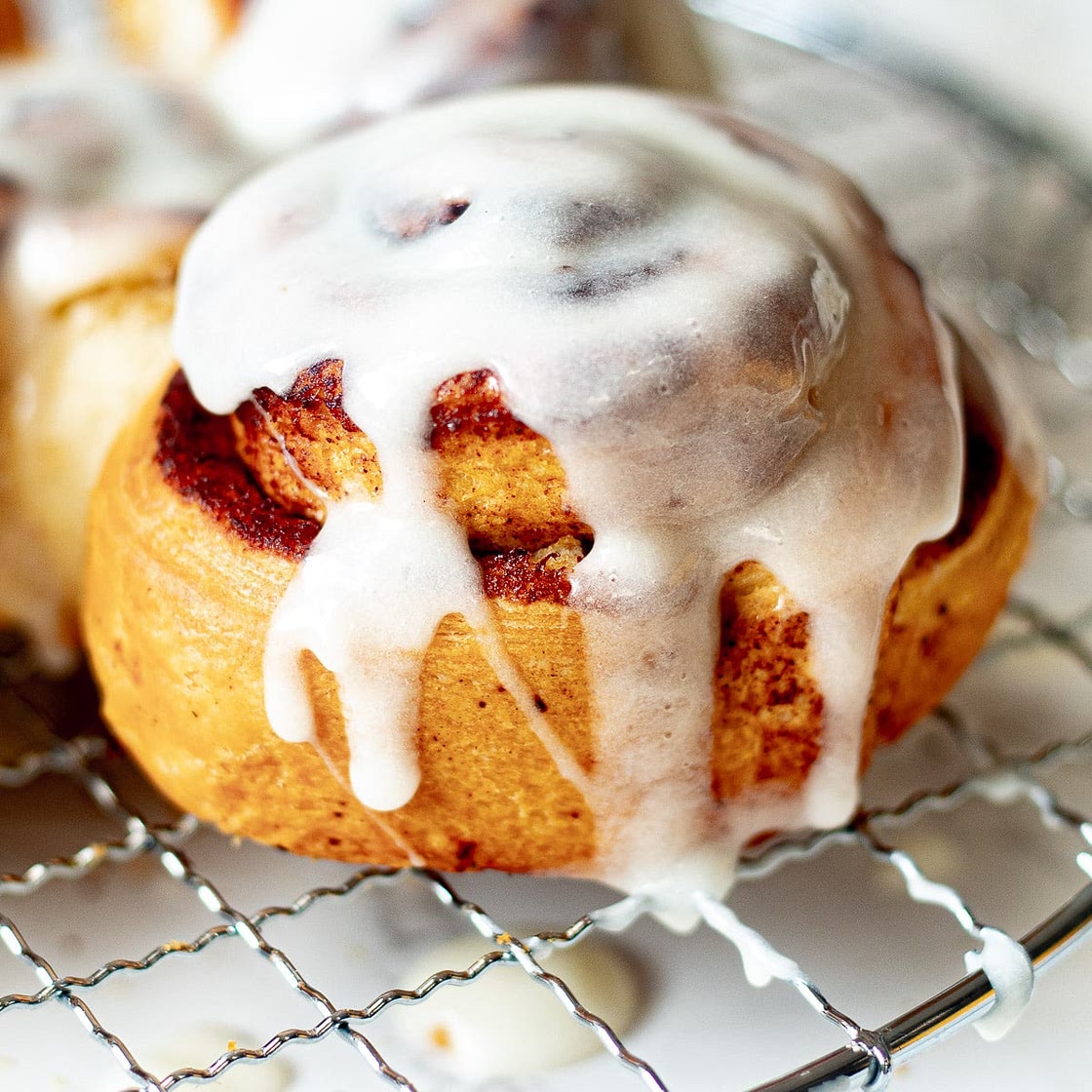 Air Fryer Cinnamon Rolls - Pillsbury Cinnamon Rolls in Air Fryer Time