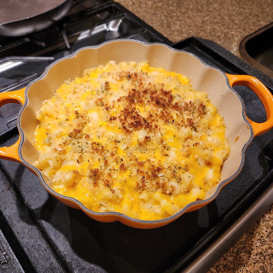 Creamy Homemade Baked Mac and Cheese