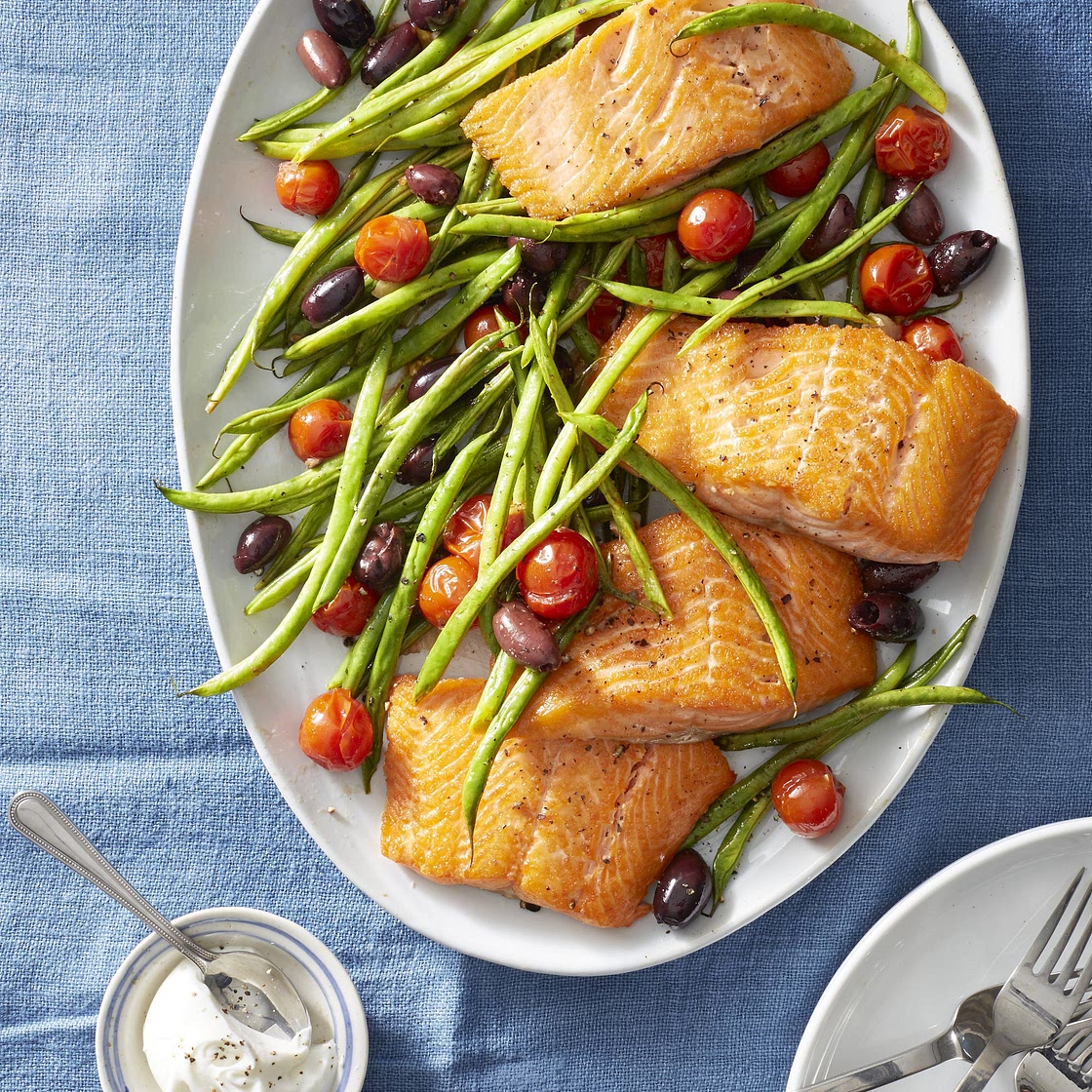 Roasted Salmon with Green Beans and Tomatoes