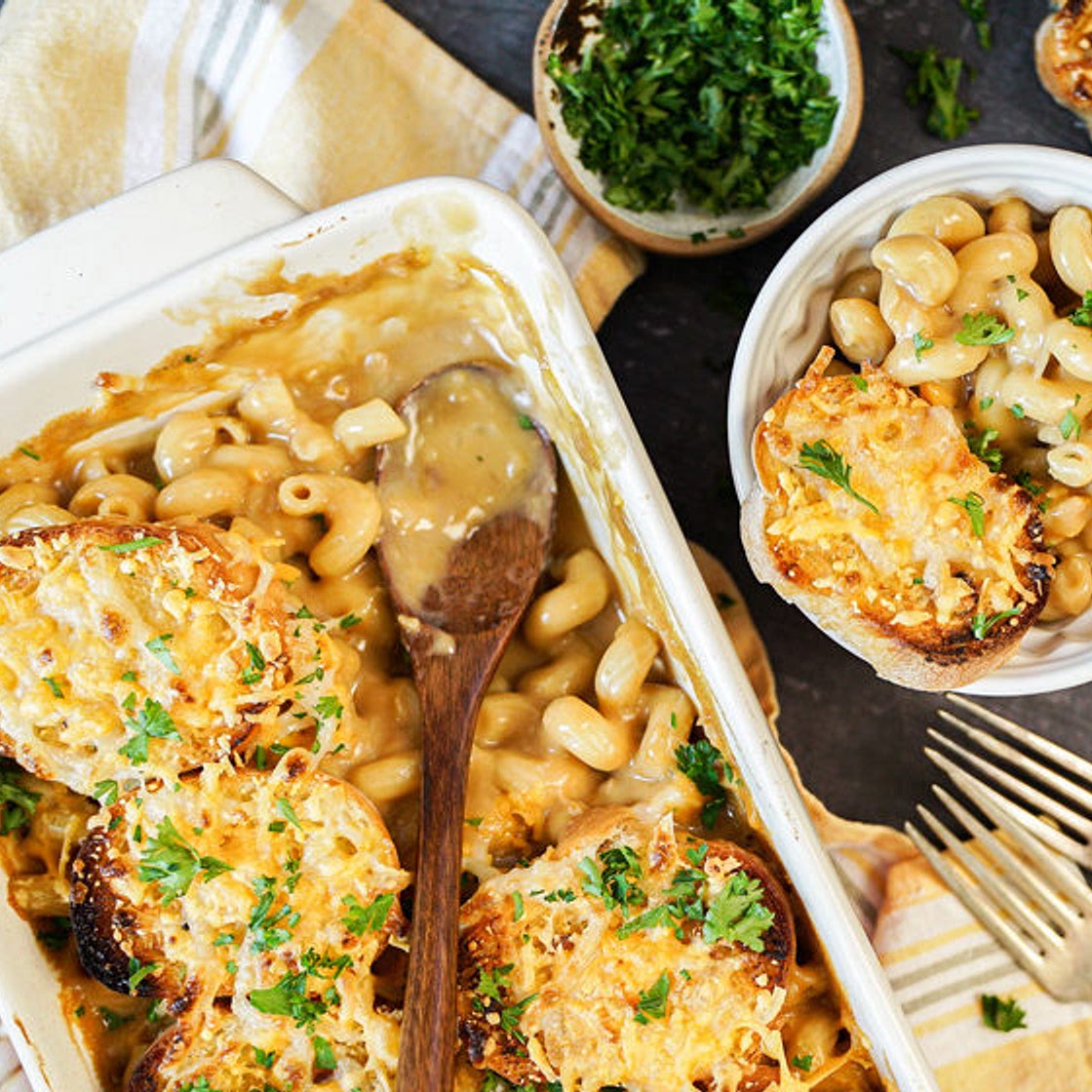 Vegan French Onion Mac & Cheese