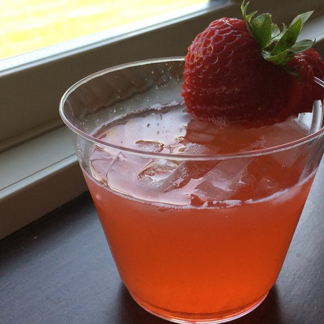 Sparkling Strawberry Lemonade