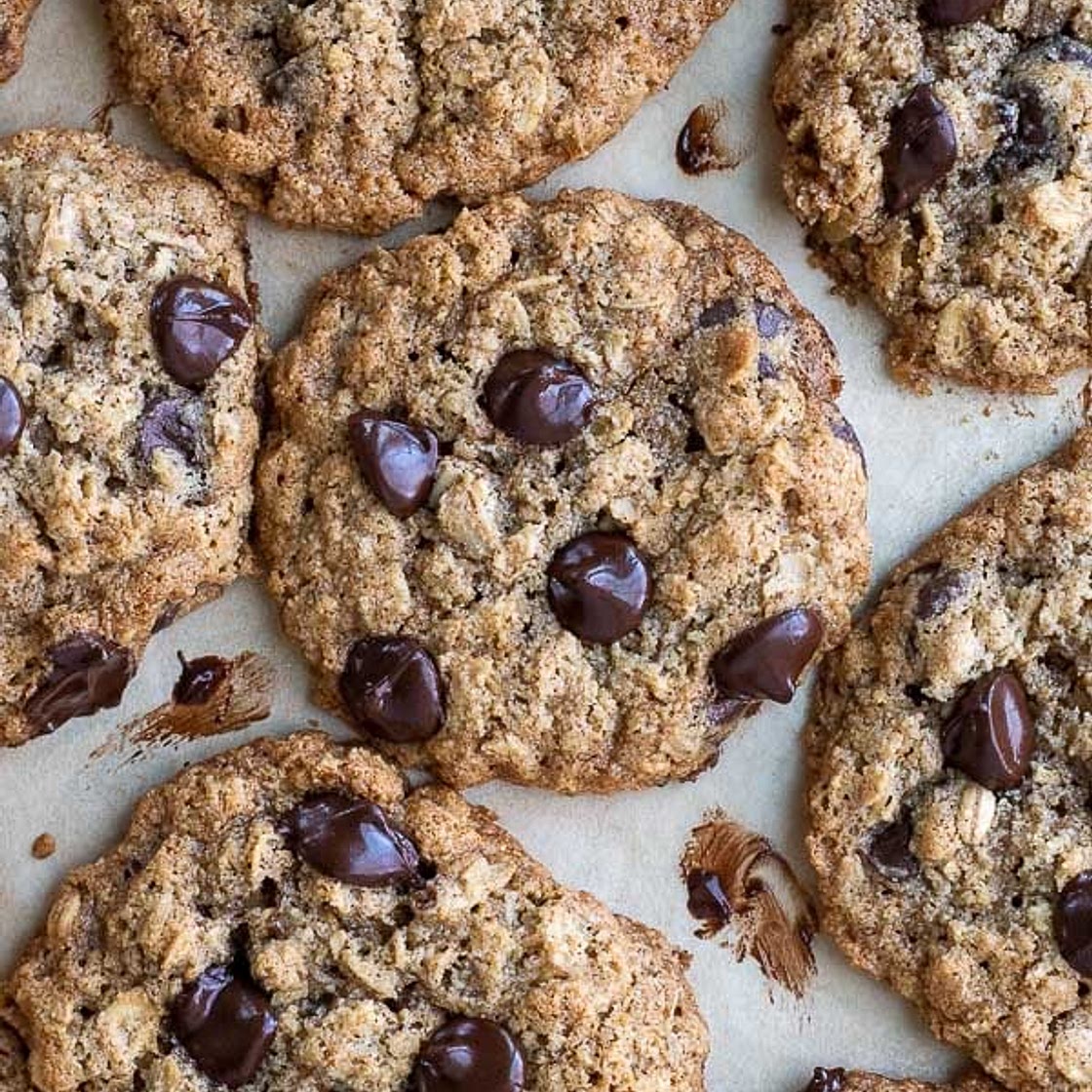 Soft & Chewy Oatmeal Cookies with Almond Flour
