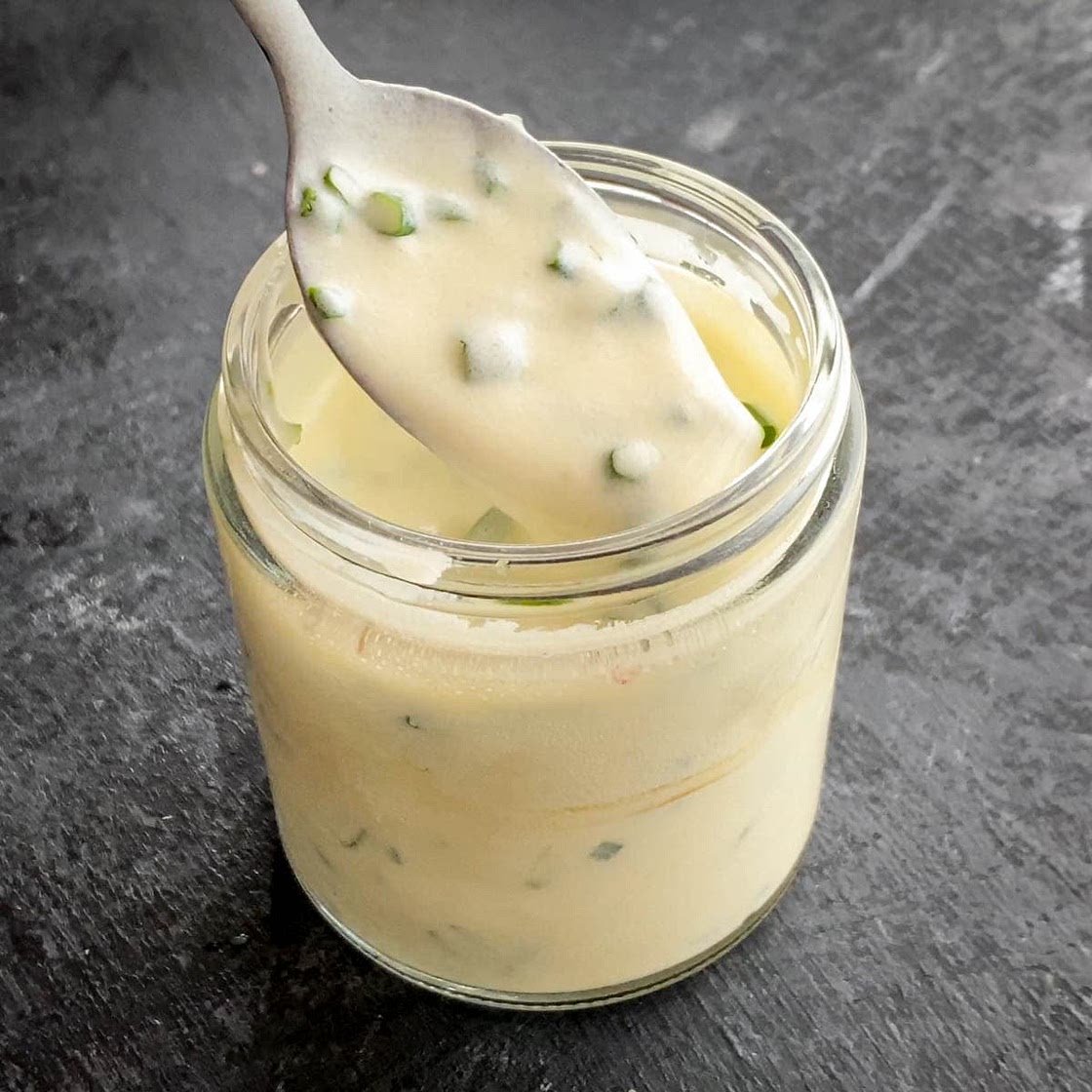 Creme Fraiche and Chives Dressing