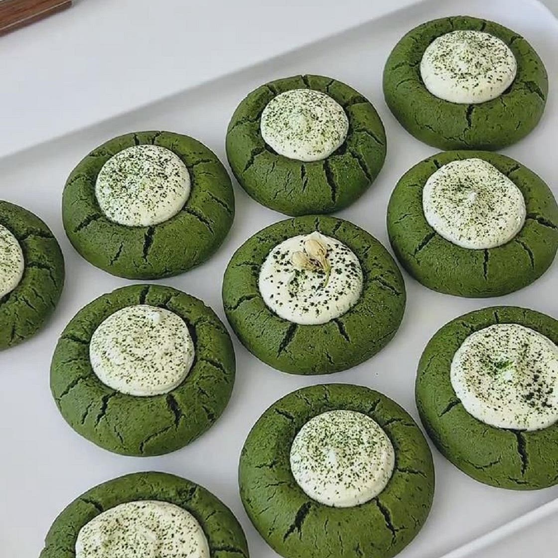 Matcha Cookies with Creamy Mascarpone Filling