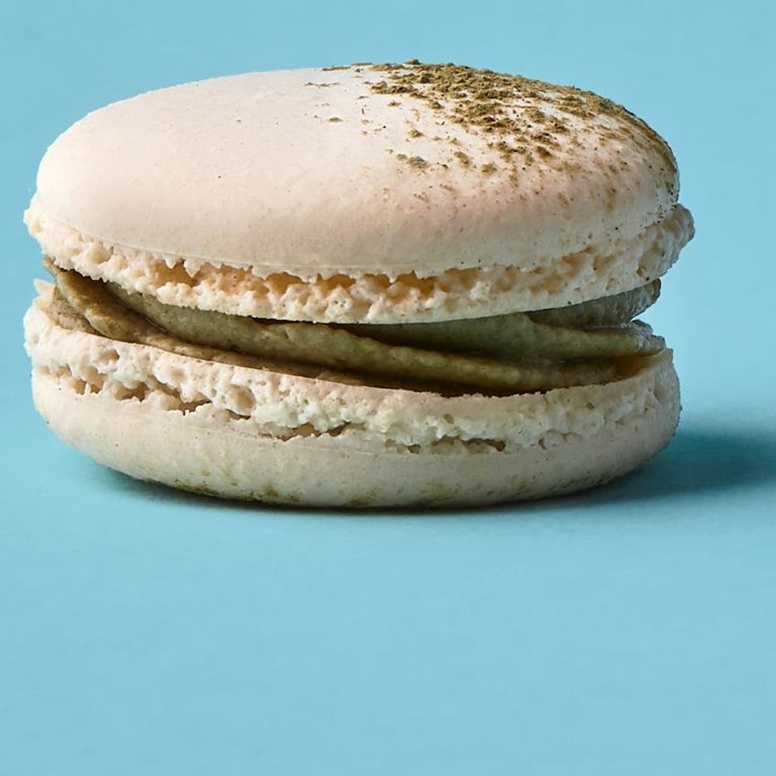 Macarons salés à la tapenade