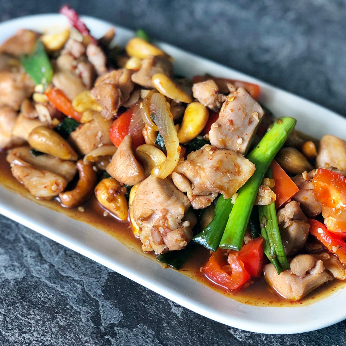 Stir Fried Chicken with Cashew Nuts (Gai Pad Med Mamuang)