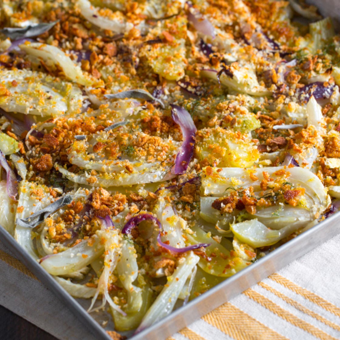 Finocchi al forno con patate e cipolle