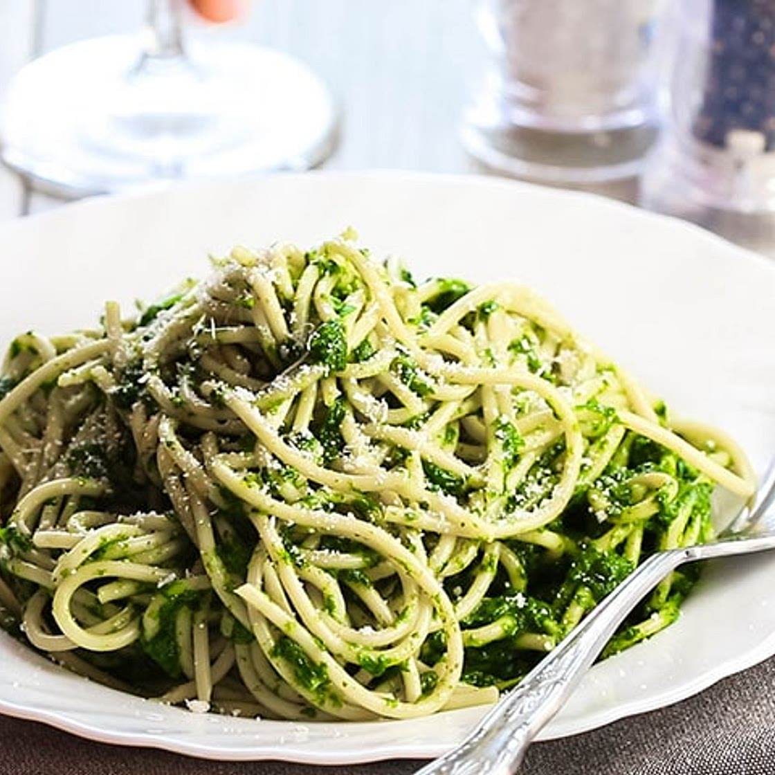 Spaghetti with Spinach Sauce
