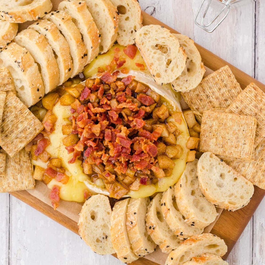 Baked Brie with Apples and Bacon