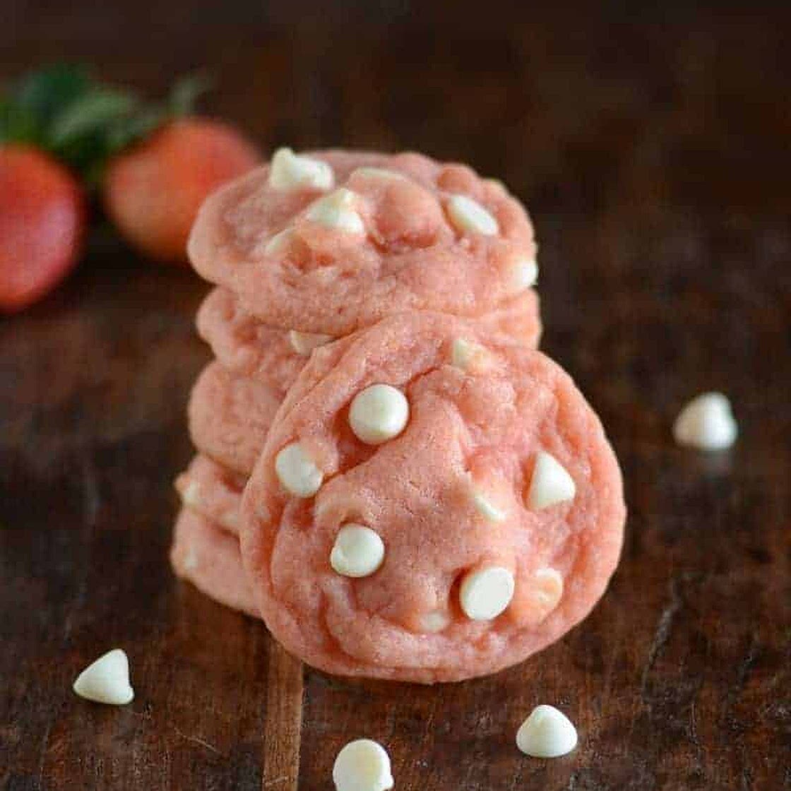 Strawberry Cookies with White Chocolate
