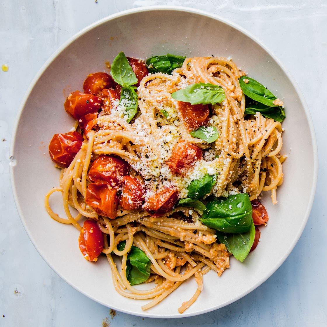 Spaghetti With Tomato and Walnut Pesto