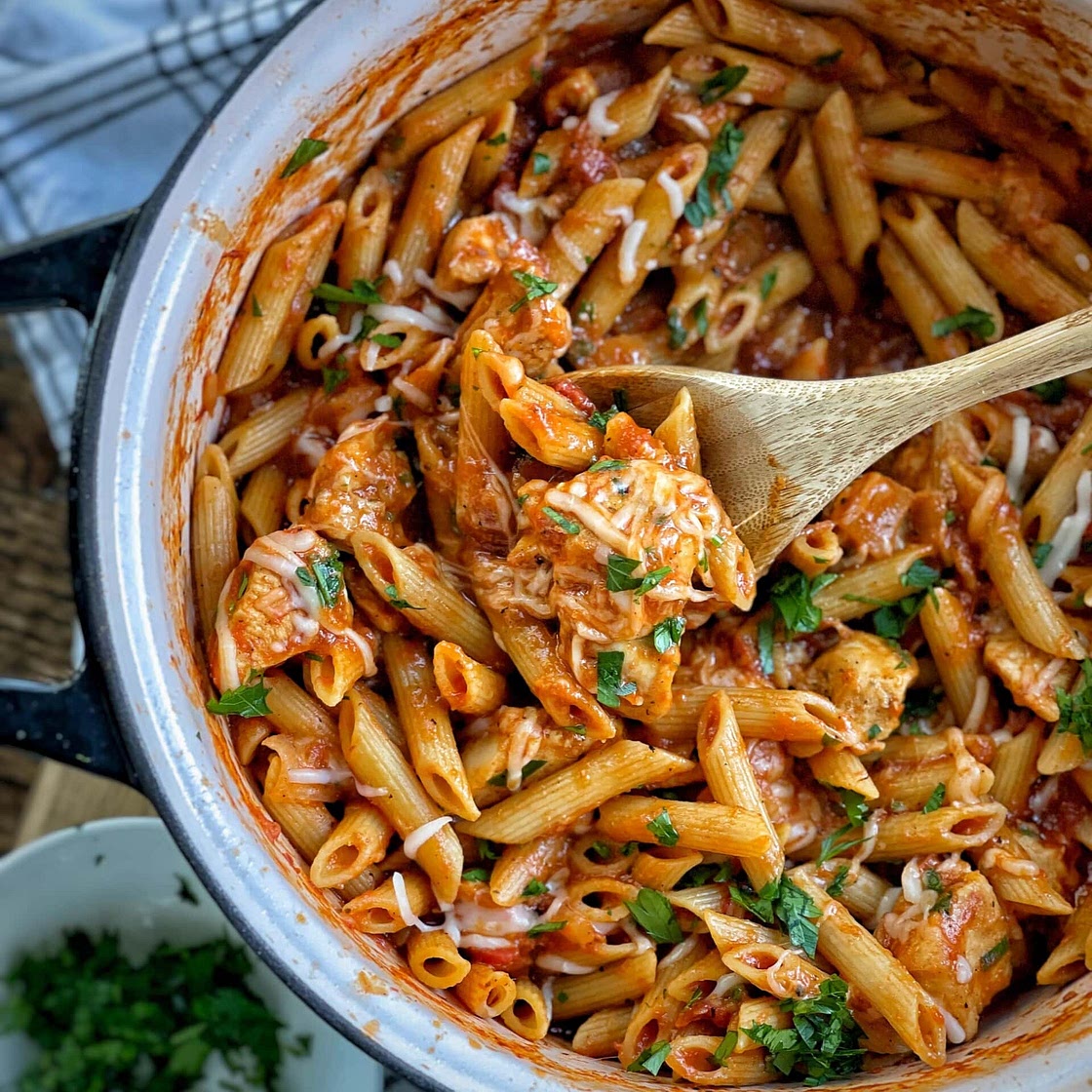 One Pot Healthy Chicken Parm Pasta