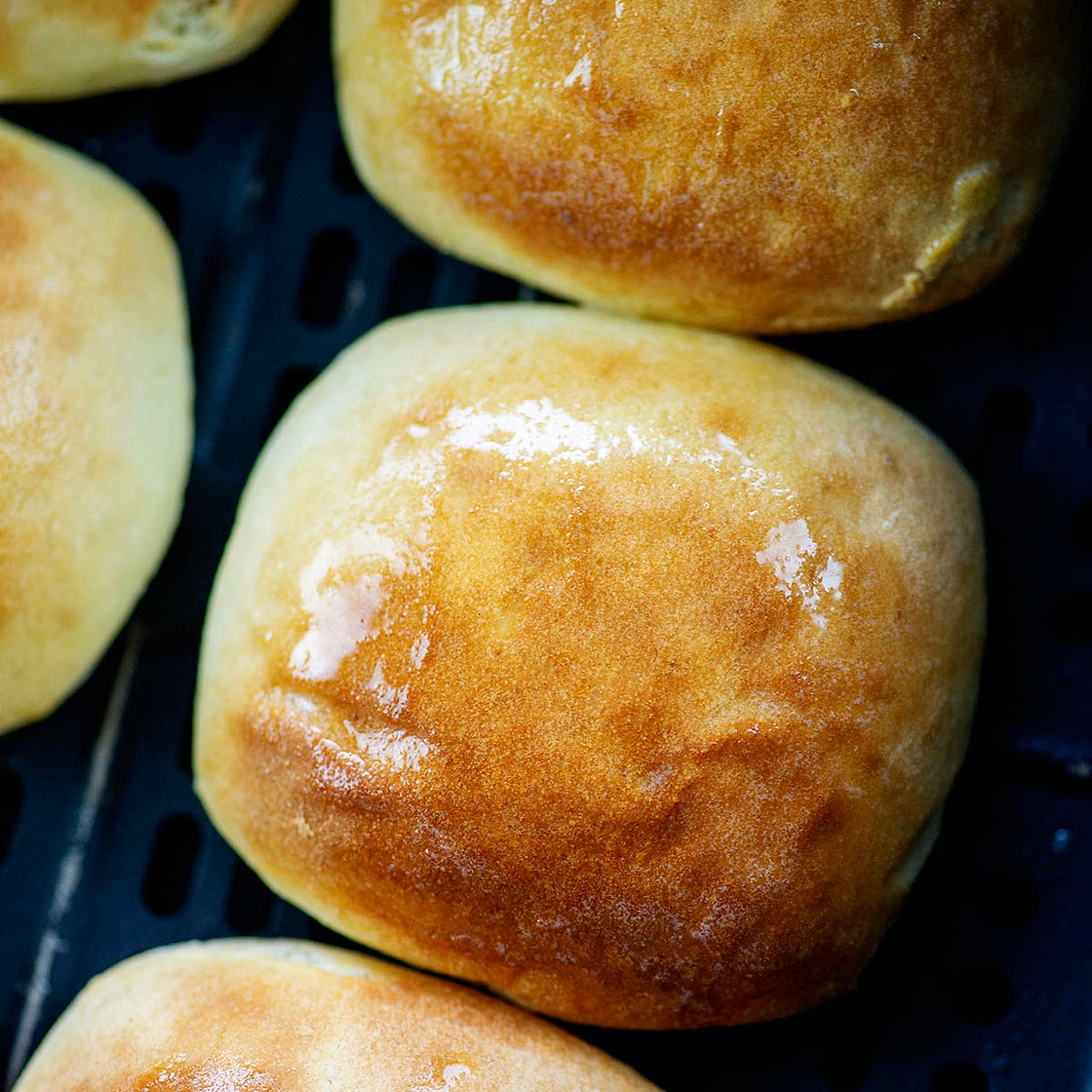 Air Fryer Frozen Dinner Rolls