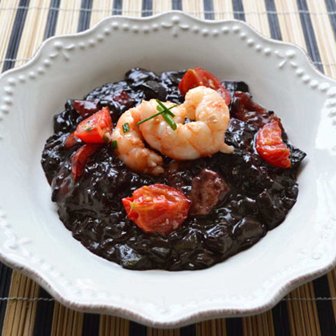 Riso venere con zucchine e gamberi