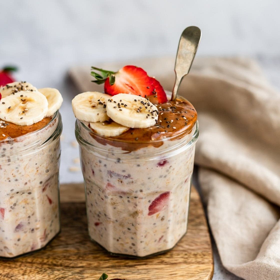 Almond Butter, Strawberry & Banana Overnight Oats with Chia