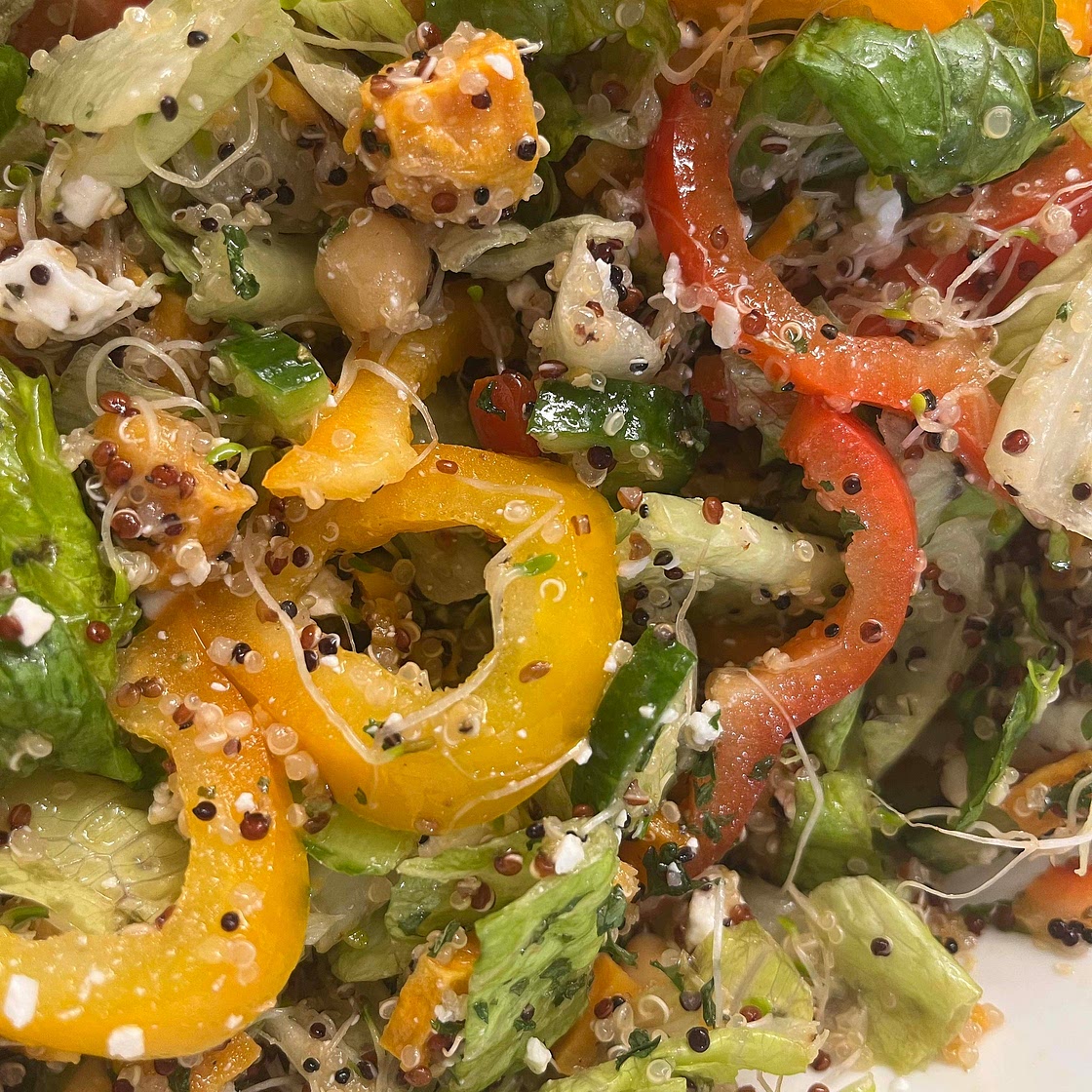 Lettuce Quinoa Pepper Salad