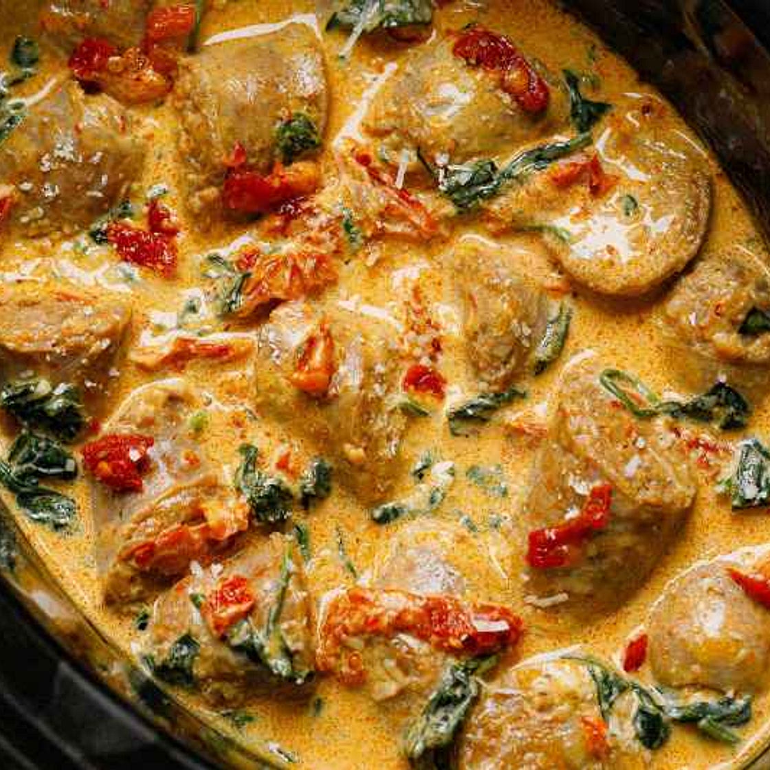 CrockPot Tuscan Sausage With Spinach and Sun-Dried Tomatoes