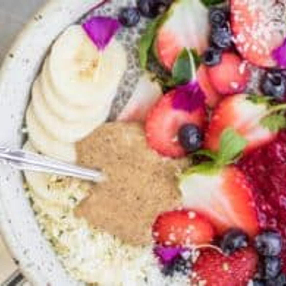 Hippie breakfast bowl