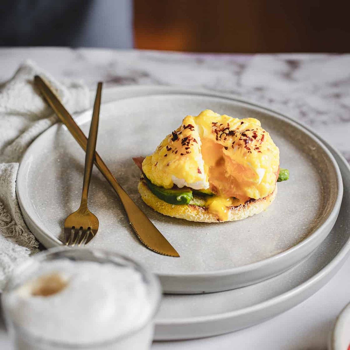 Vegetarian Eggs Benedict Recipe with Avocado and Tomato