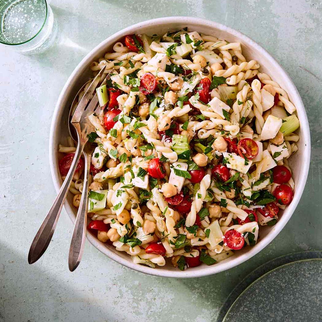 Pasta Salad with Tomatoes, Mozzarella, and Chickpeas