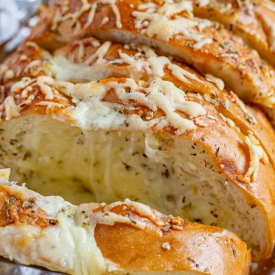 Easy Cheesy Stuffed Garlic Bread