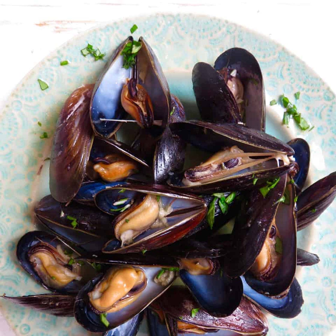 Beer Boiled Mussels