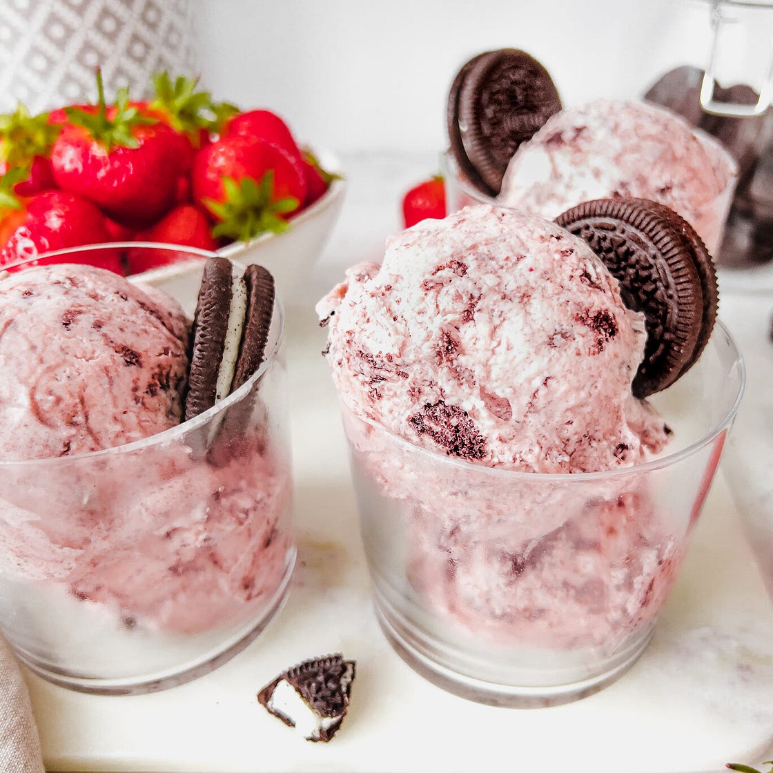 Strawberry Oreo No-Churn Ice Cream