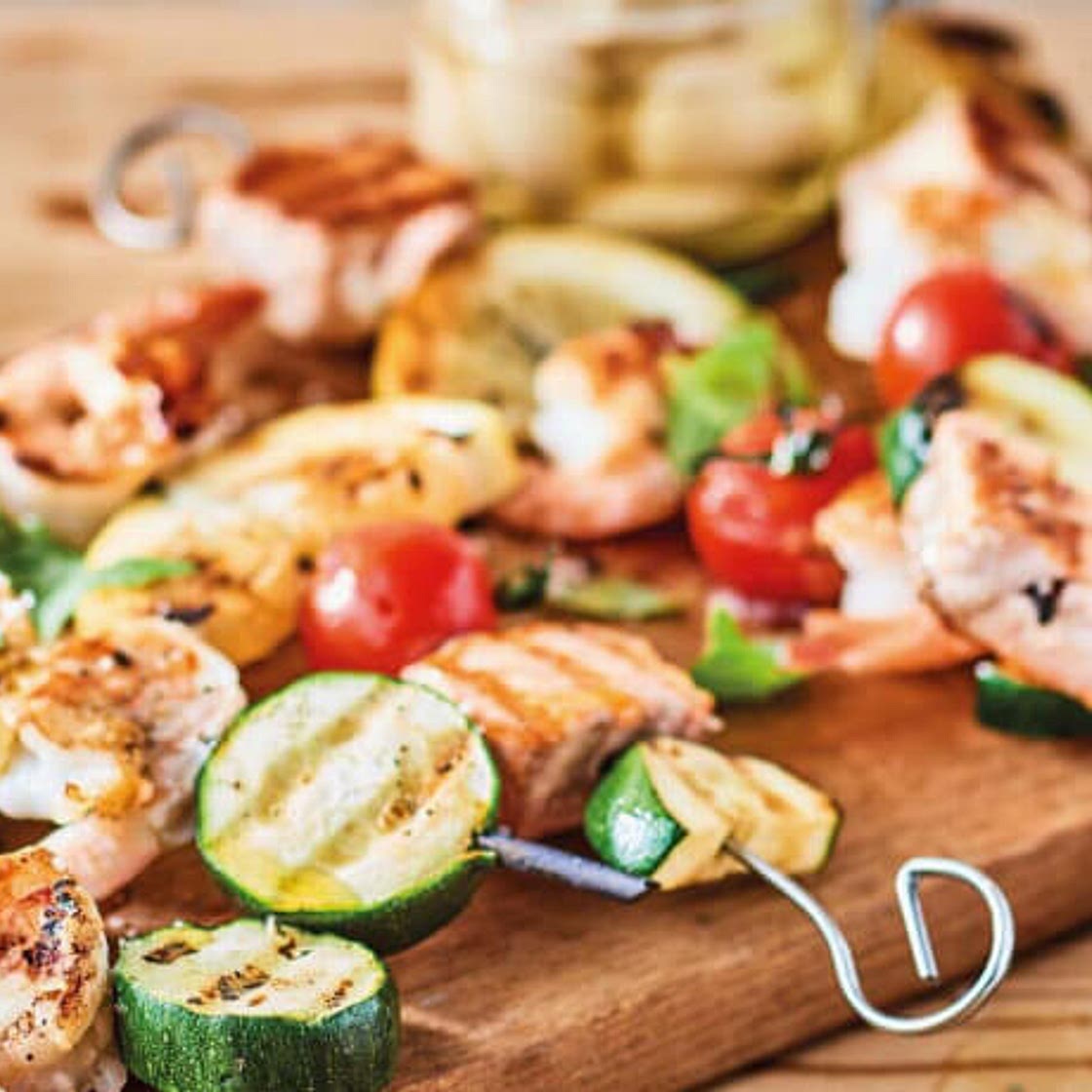 Mediterrane Fischspieße