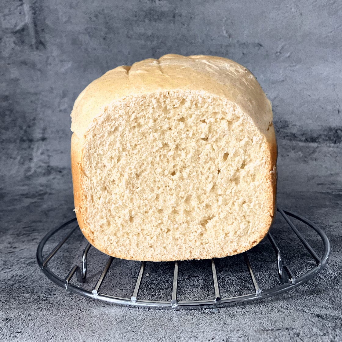 White Spelt Sandwich Loaf (made in a Bread Machine)