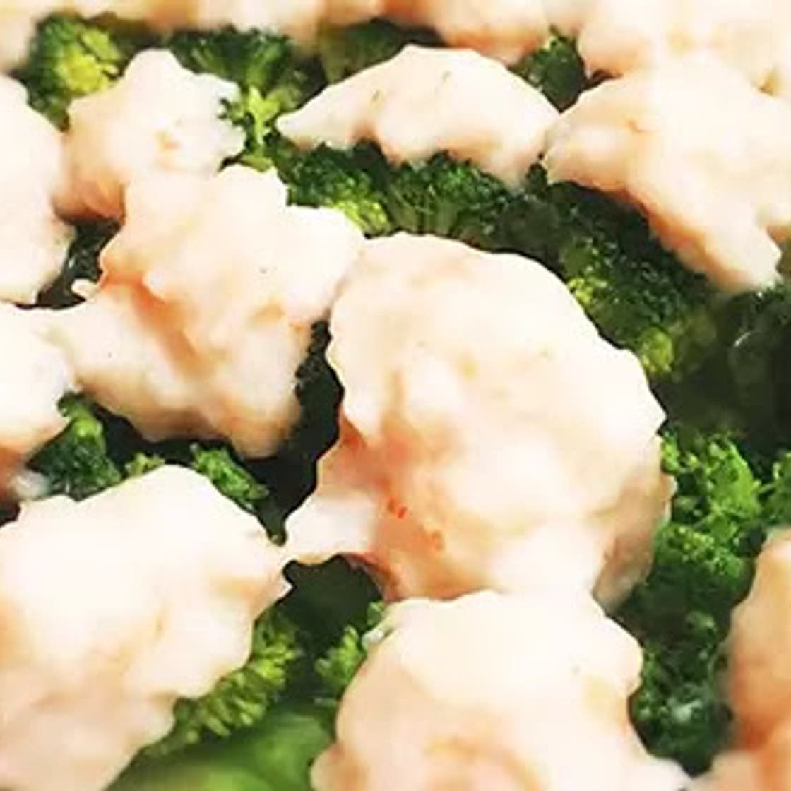 Homemade Shrimp Ball Paste Steamed with Broccoli 手打蝦膠蒸西蘭花