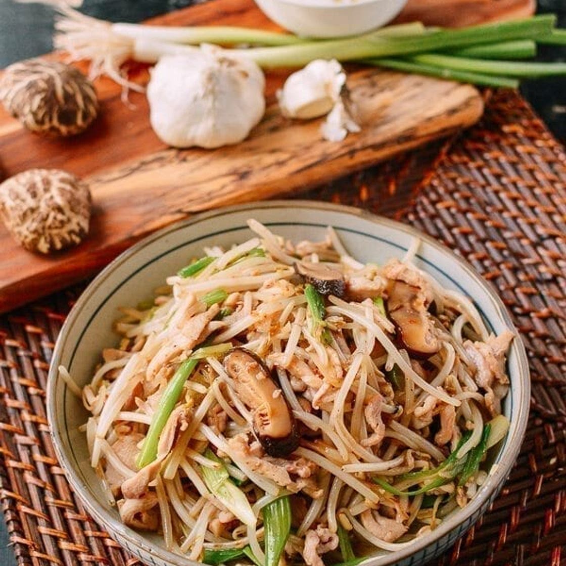 Chicken and Bean Sprouts Stir-Fry