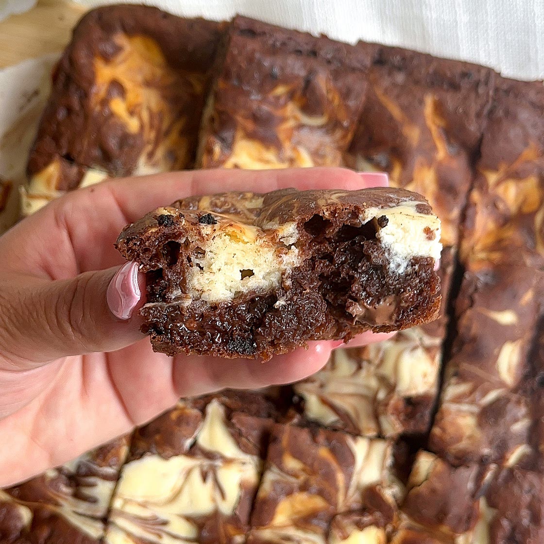 90 Calorie Oreo Cheesecake Brownies