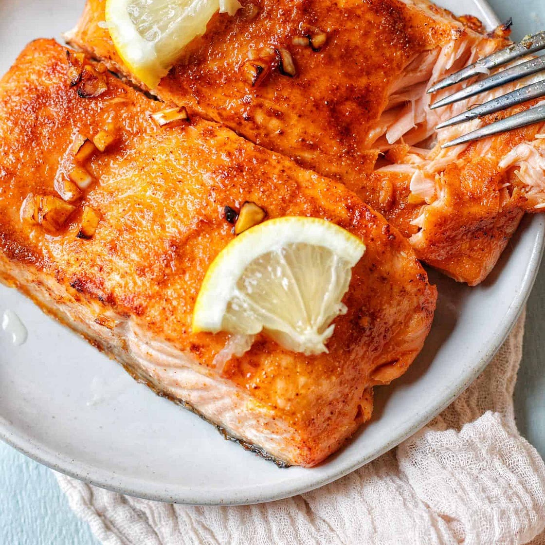 10 Minutes Honey Glazed Air Fryer Salmon