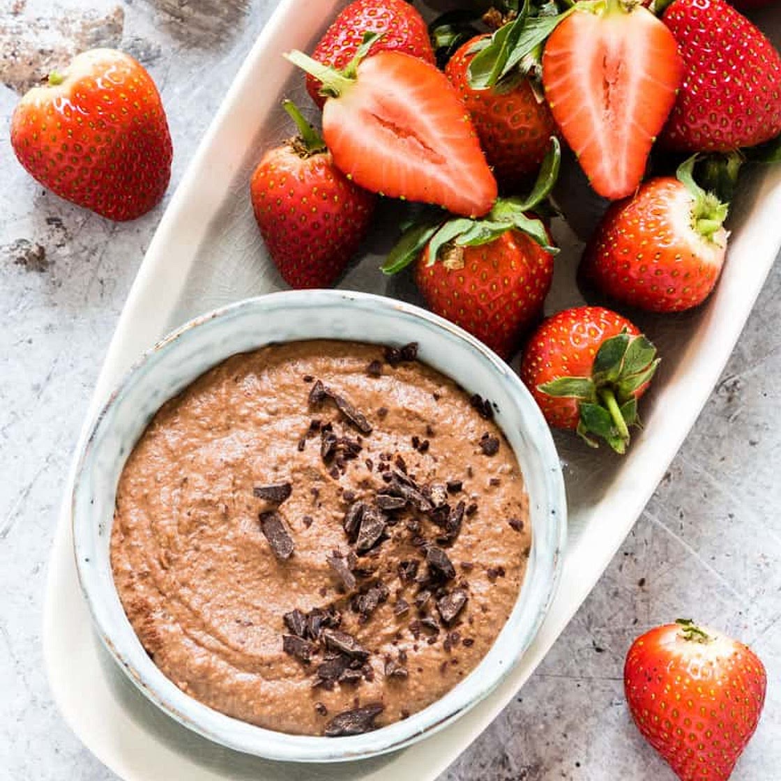 Easy Chocolate Hummus