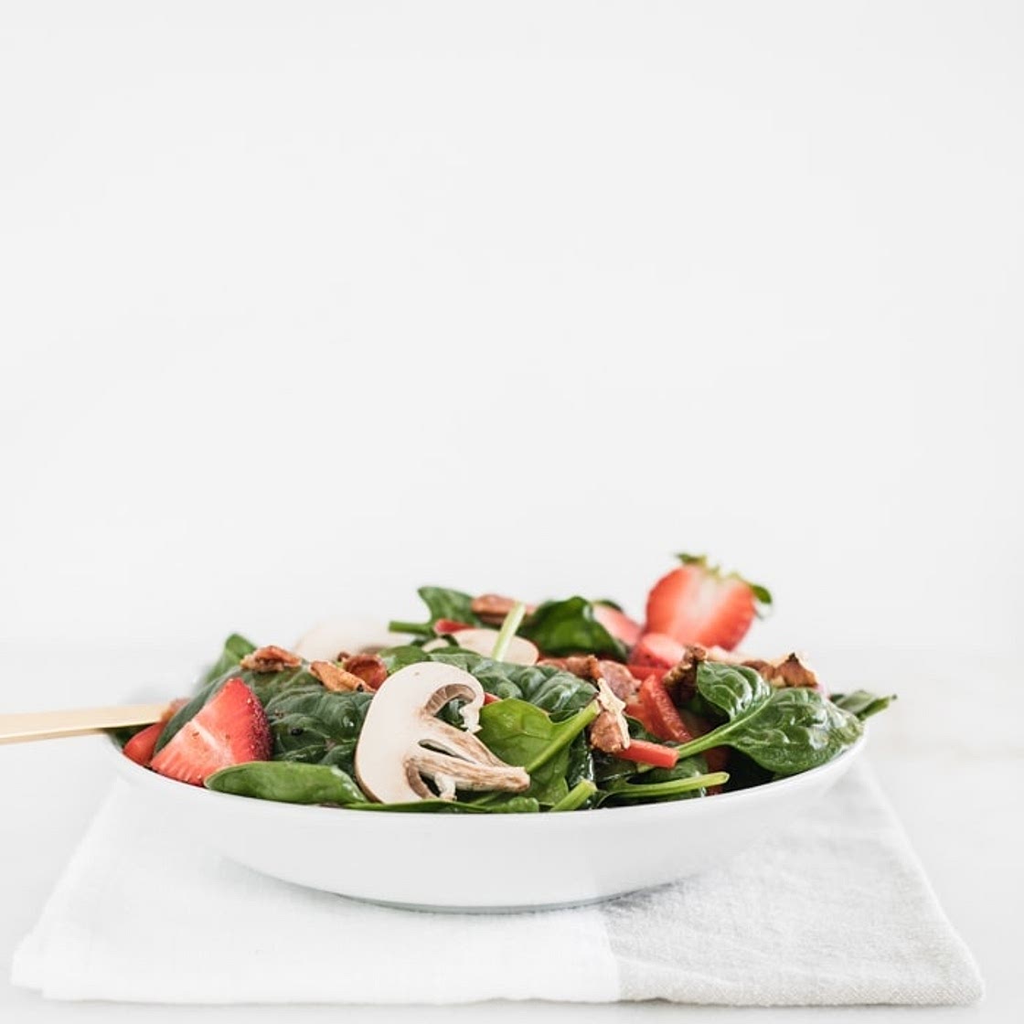 La Madeleine Copycat Strawberry Spinach Salad