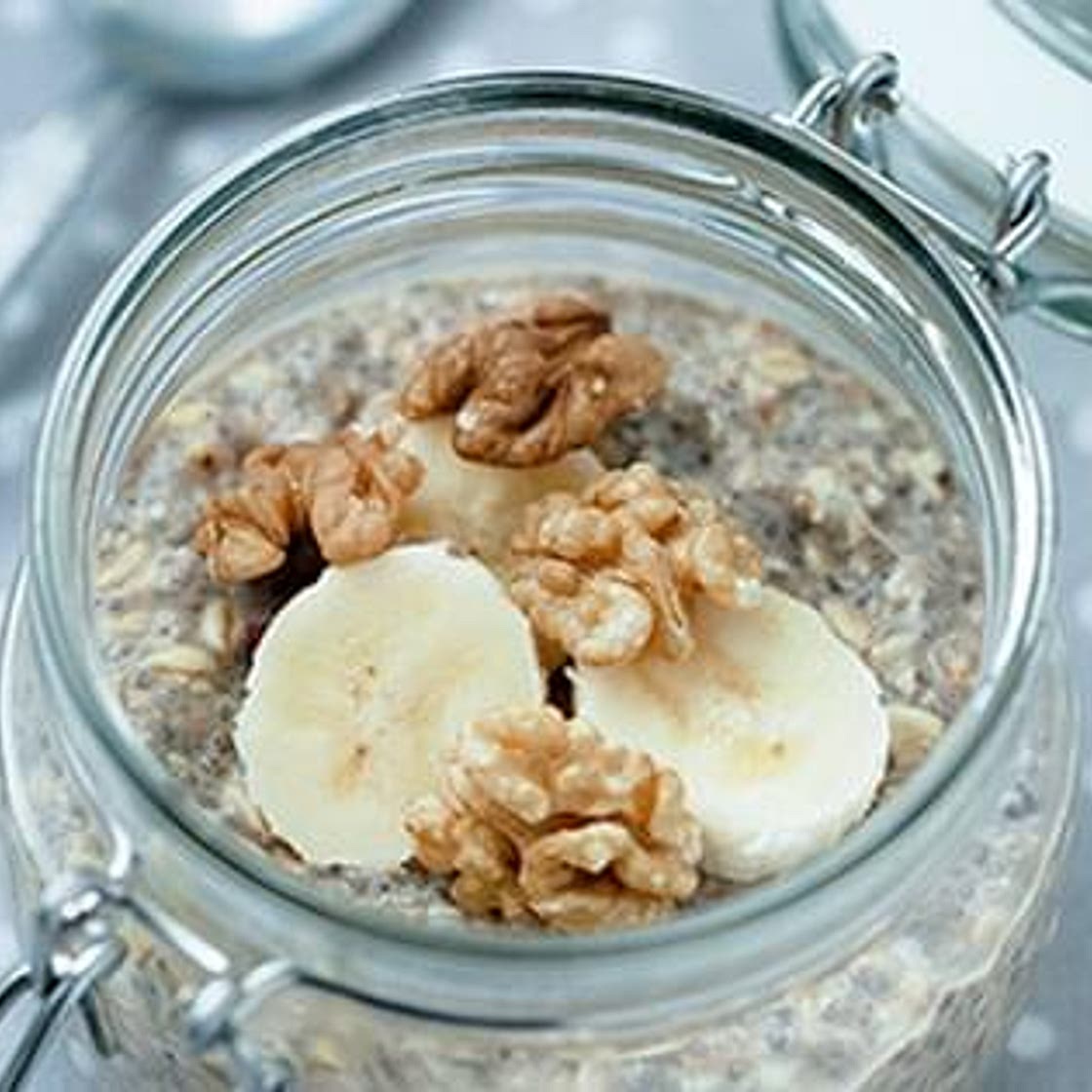 No-Cook Banana-Nuts Oatmeal