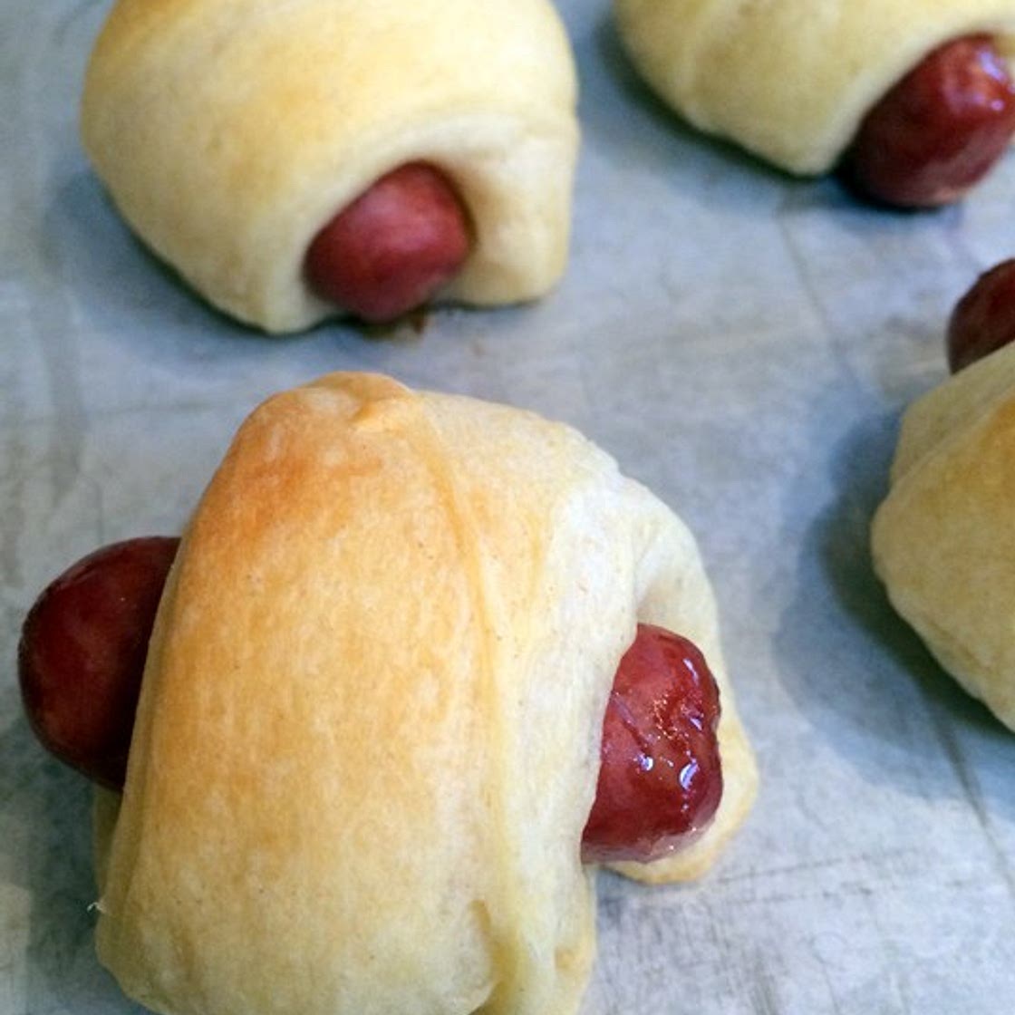 Little Pigs In A Blanket with Crescent Rolls and Smokies