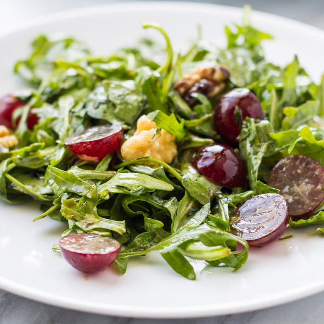 Low FODMAP Arugula Salad with Grapes