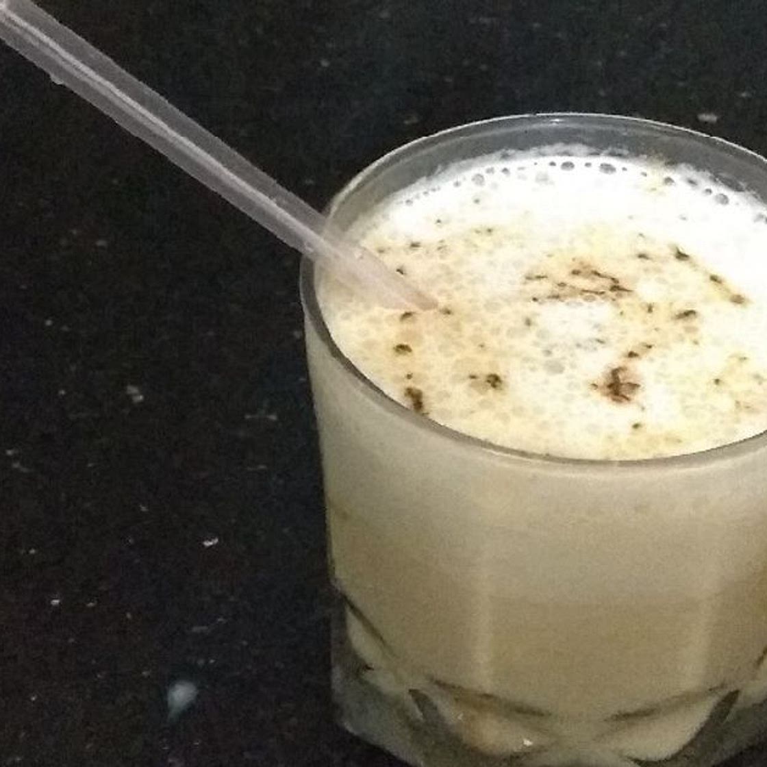 मिल्क शेक विद कॉफी (milkshake with coffee recipe in hindi)
