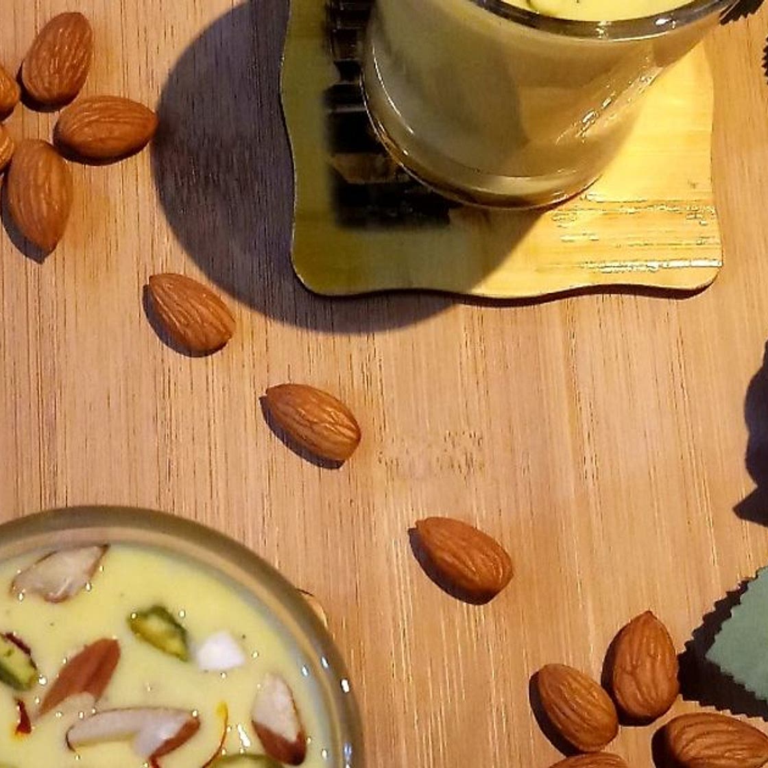 बादाम मिल्कशेक (badam milkshake recipe in Hindi)