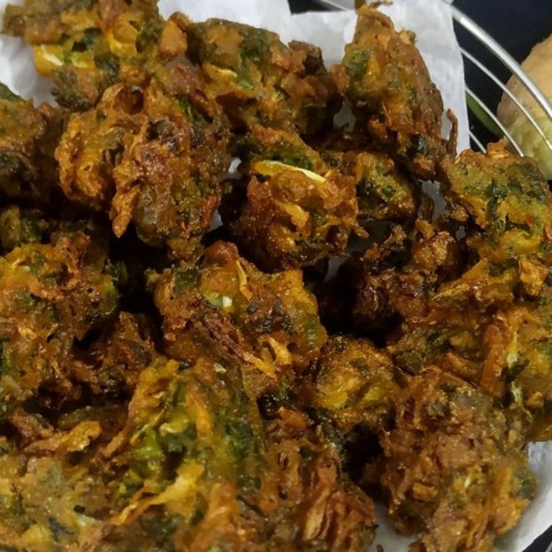 पालक की पकोड़ी (palak ki pakode recipe in Hindi)