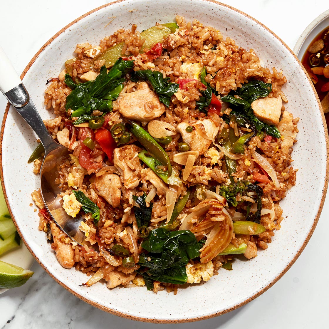 Khao Phat Kai (Thai Fried Rice With Chicken)