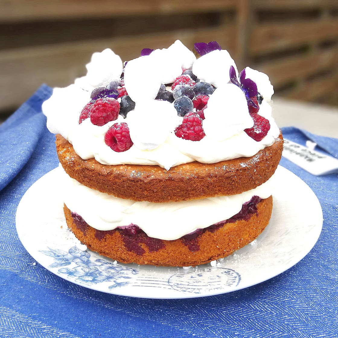 Eton Mess Sponge Cake