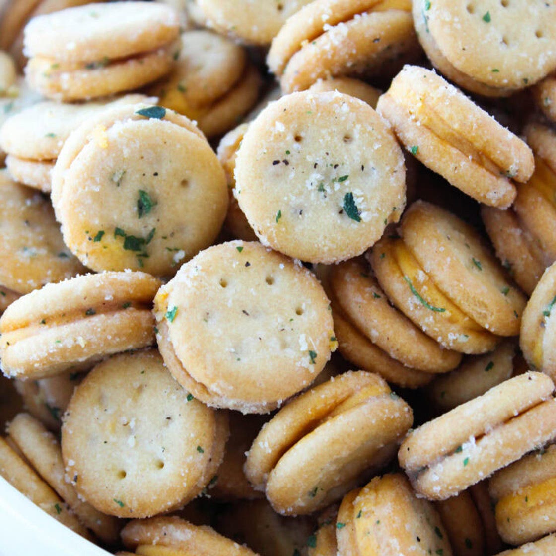 Cheesy Ranch Crackers