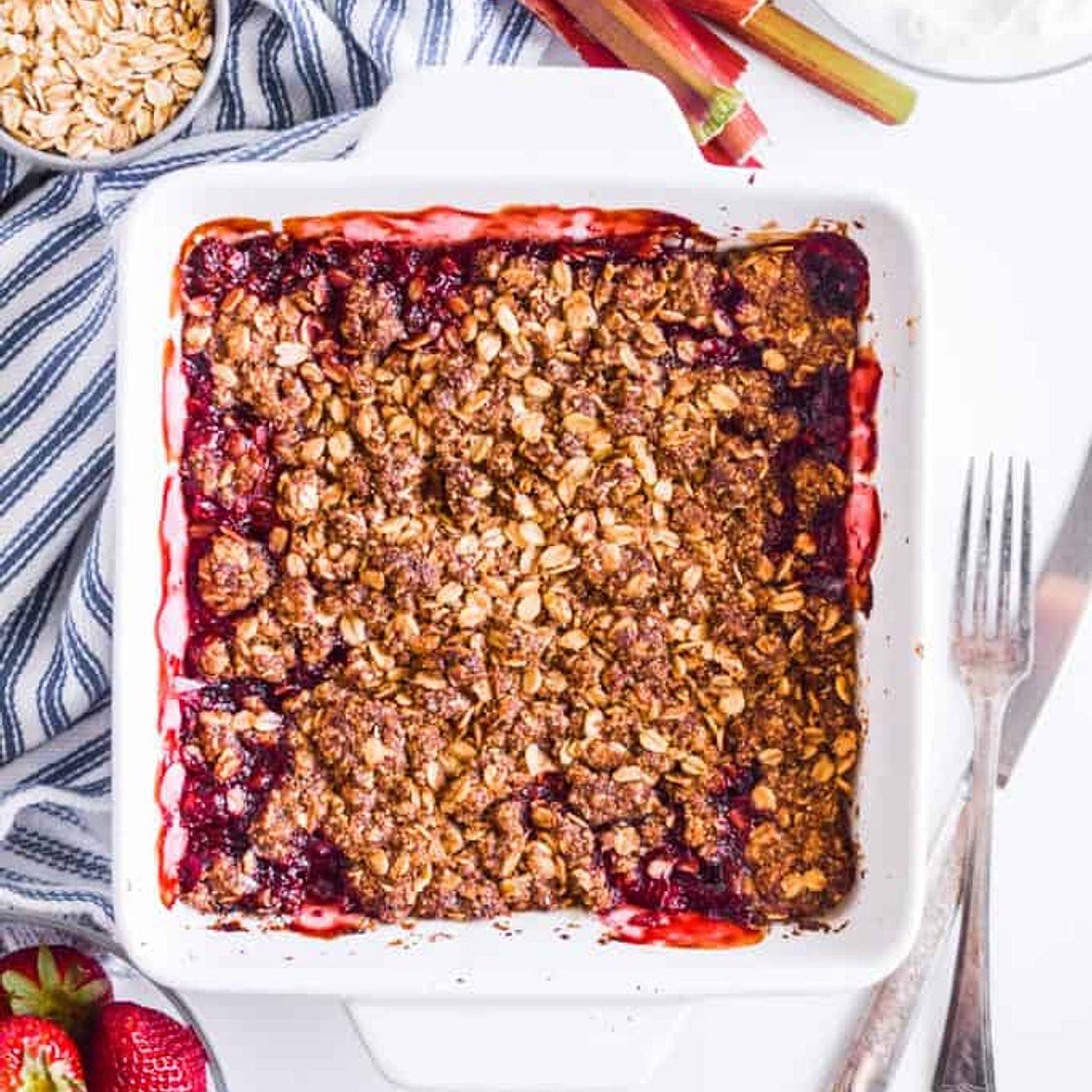 Rhubarb Strawberry Crisp