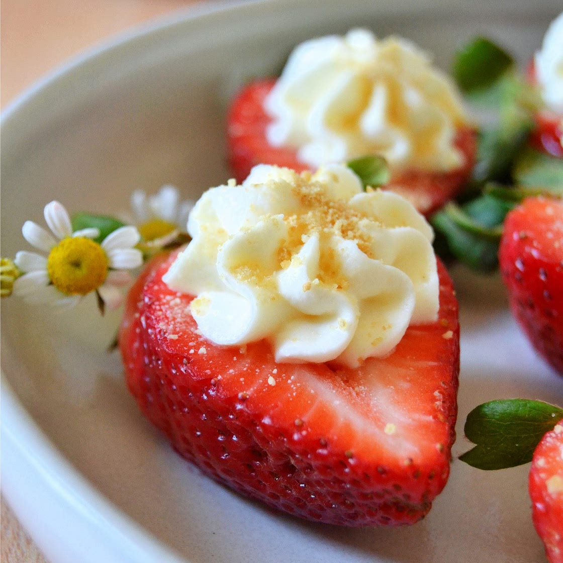 Cheesecake Deviled Strawberries