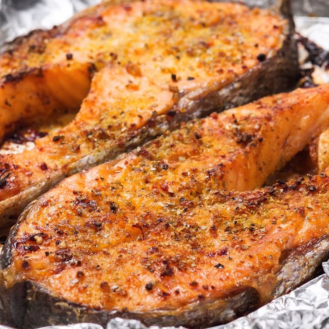 Darnes de saumon frais grillées en croûte d'épices